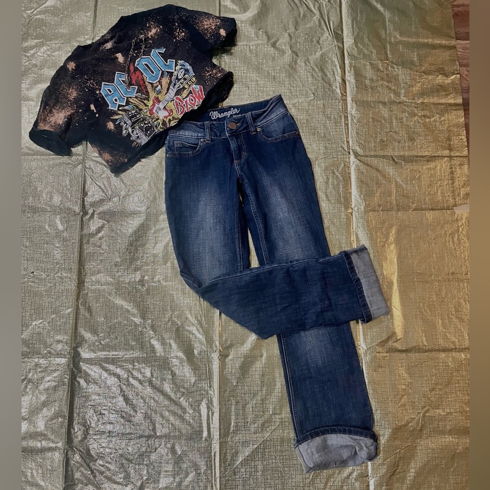 WOMENS WRANGLERS. s- 25. LOW WATSED!